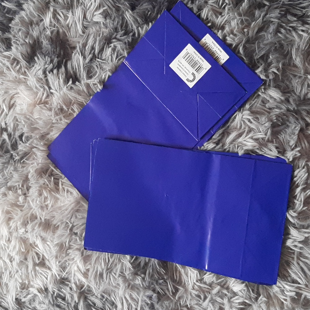 4 blue gift bags